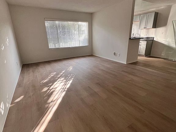 2nd image of 537 S Wilton Pl APT 101