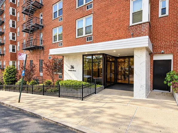 36 Hamilton Ave APT Lr, Staten Island, NY 10301