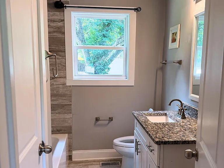 2561 Sylvan Rd — Photo 7