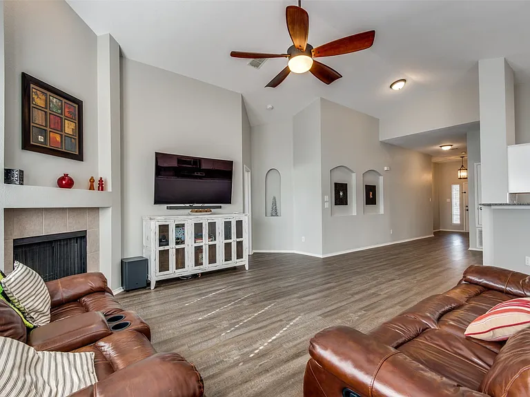 1900 Juniper Dr — Photo 7