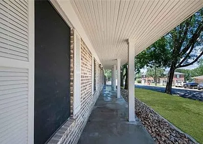 5243 E Lakeshore Dr — Photo 4