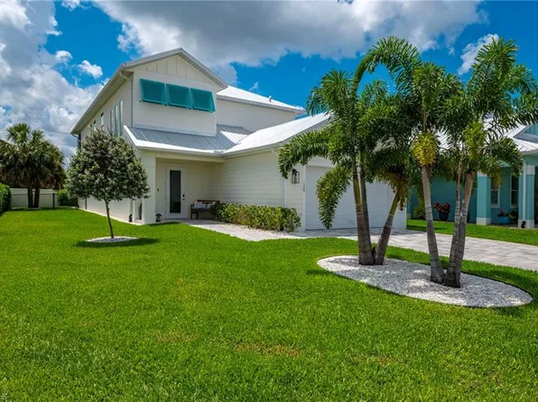 158 Cambria LN, NAPLES, FL 34112