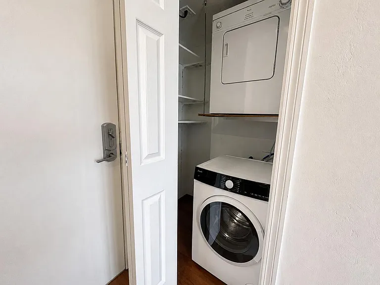 600 NE 36th St #309 — Photo 6