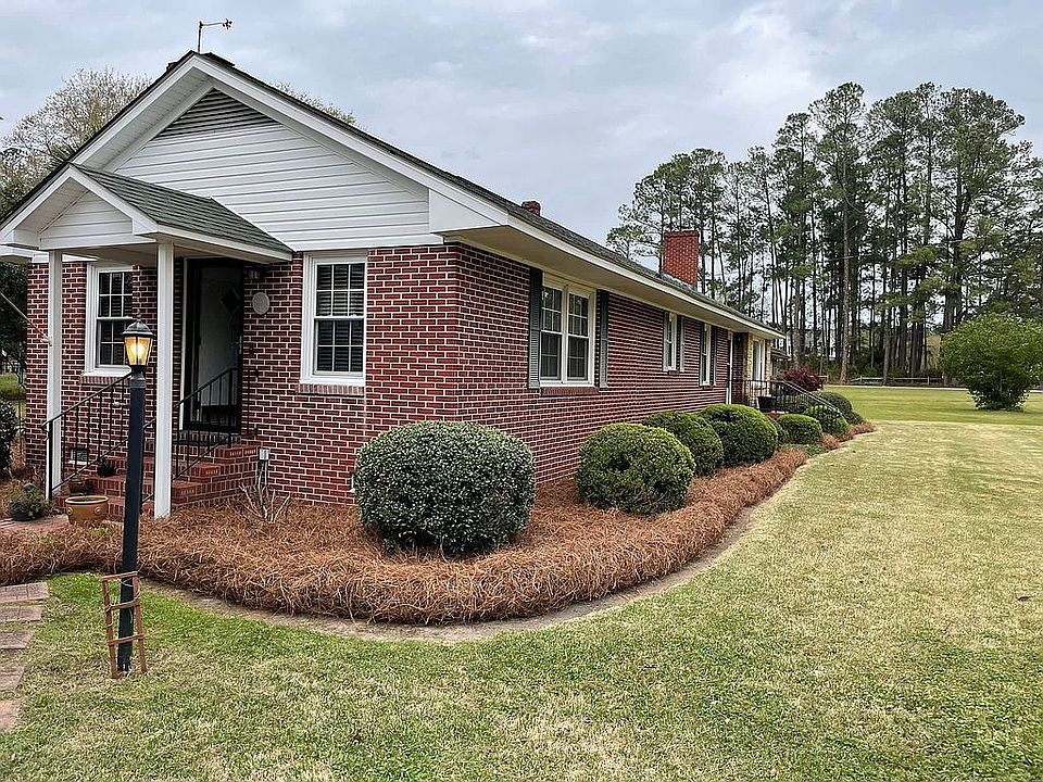view from driveway (side)