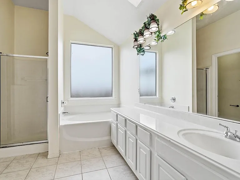 21107 Stoney Haven Dr — Photo 18