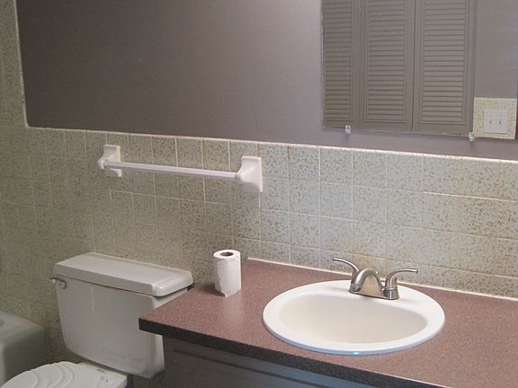 4th image of 2809 E Minnehaha Pkwy APT 102