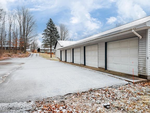 2nd image of 1633 Rasho Rd