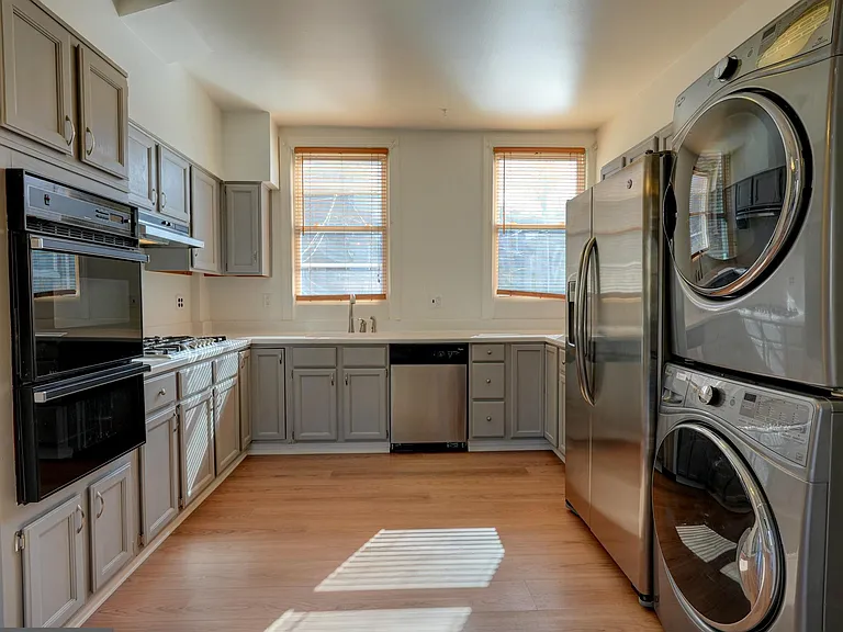 1209 I St SE — Photo 6