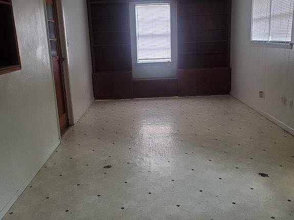 3rd image of 2504 Post Oak Ave