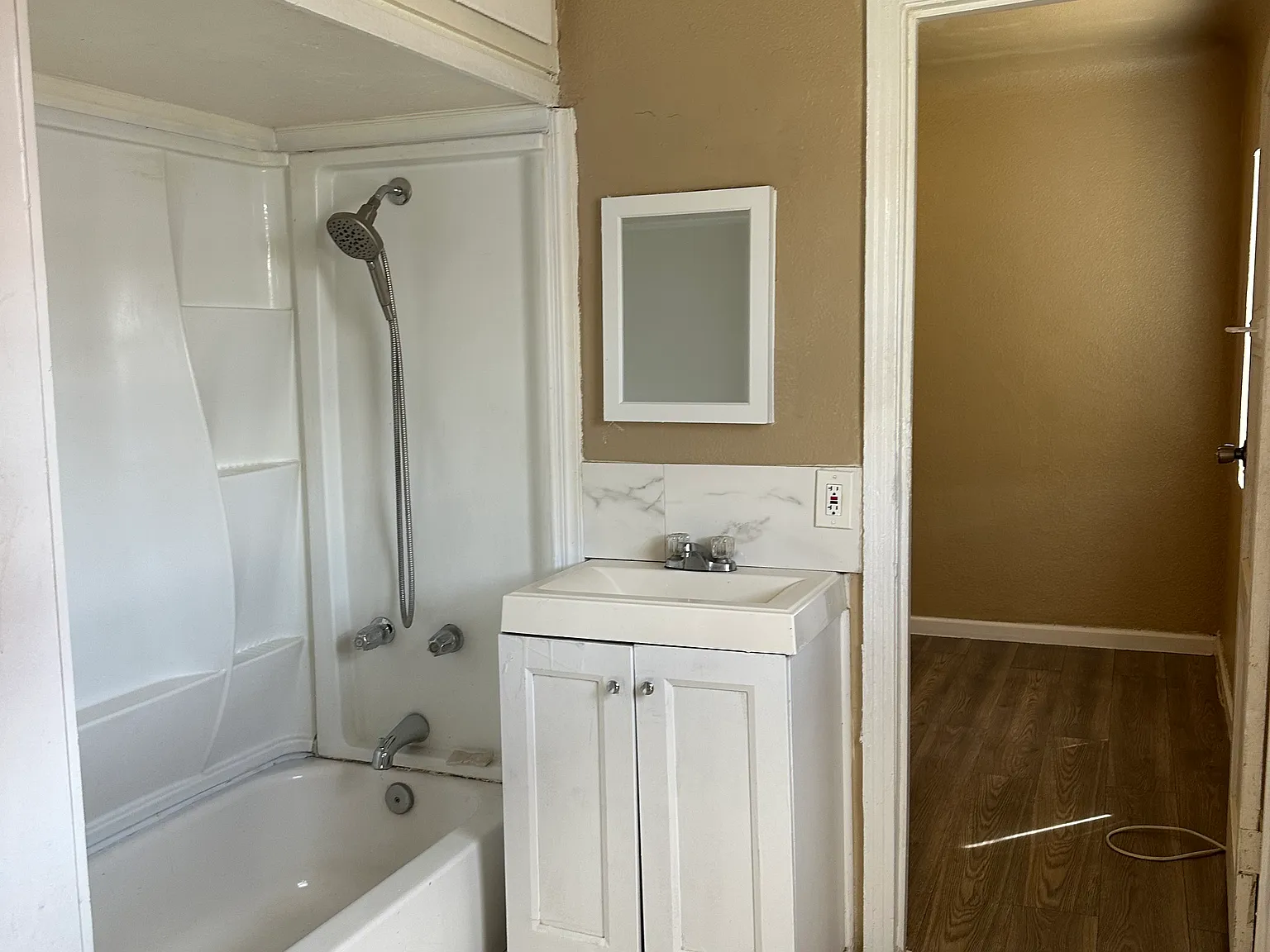2 bed, 650 sqft, $1,500 — Photo 4