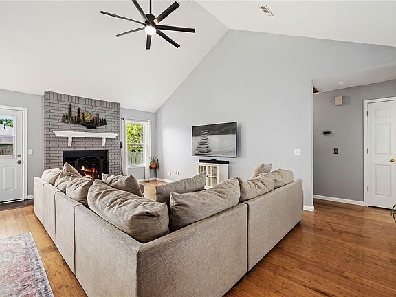 4th image of 3359 W Cornell Dr