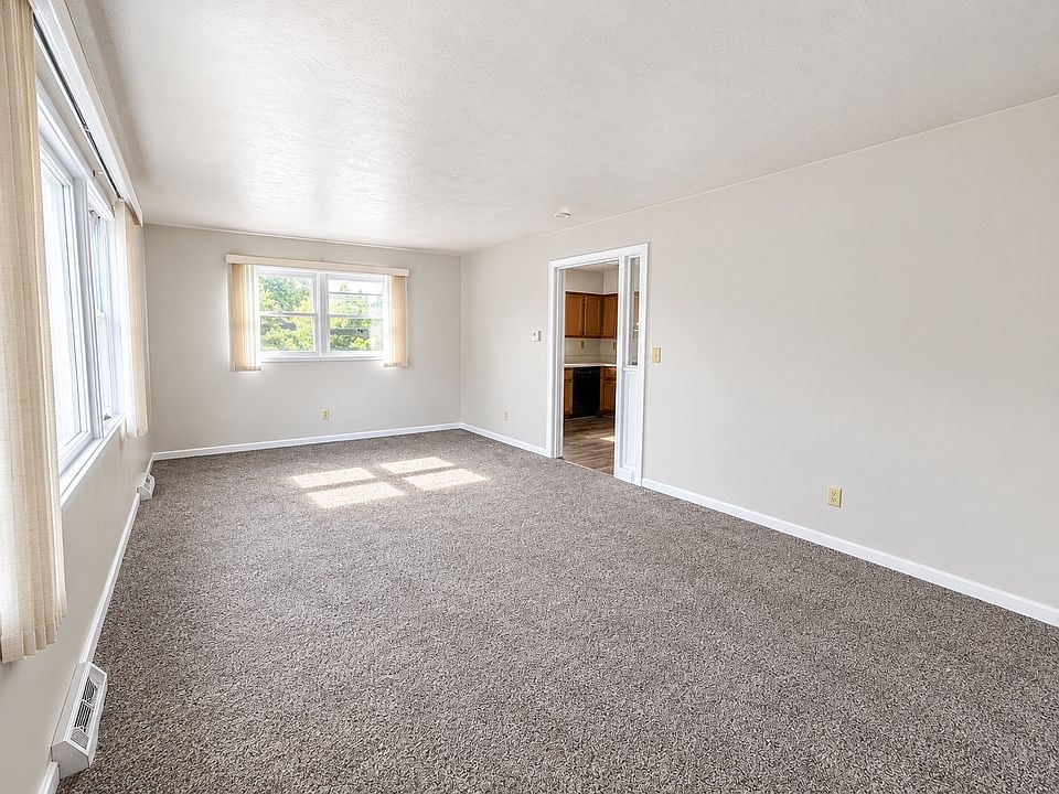 1st image of 435 W 10th St #6
