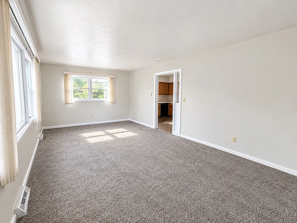 435 W 10th St #6