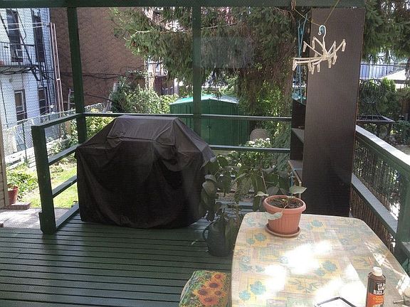 4th image of 692 Leonard St APT 1
