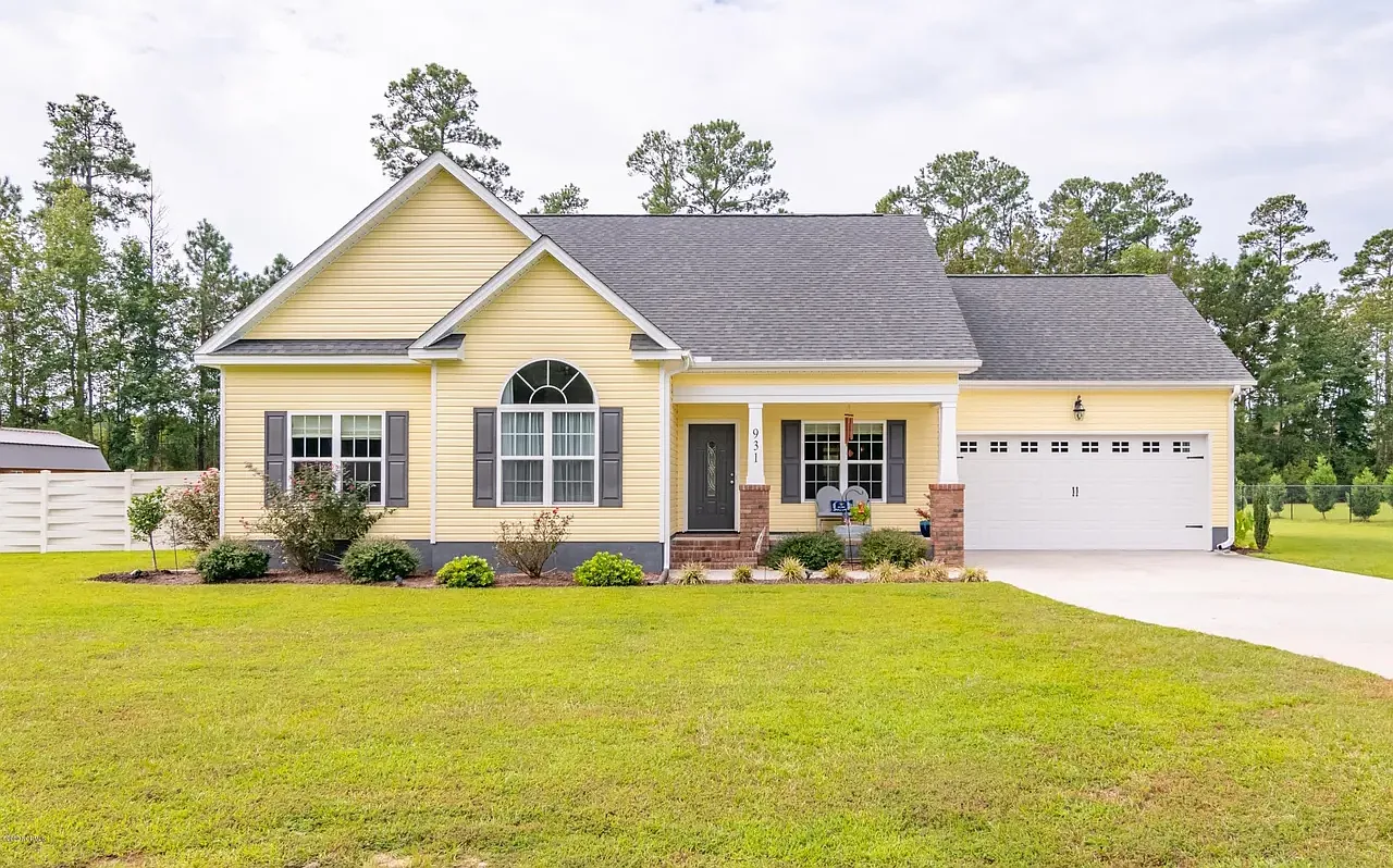 3 bed, 1735 sqft, $2,100 — Photo 1