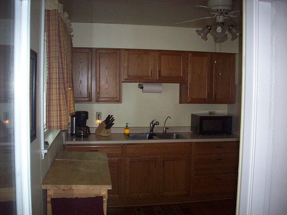 4th image of 618 Lincoln St