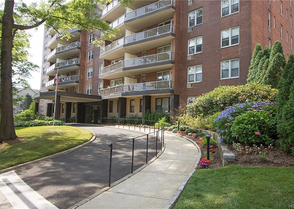 1st image of 360 Westchester Ave APT 515