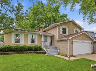 750 Dunhill Dr, Buffalo Grove, IL 60089
