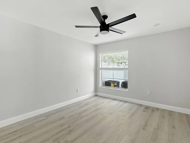 408 S Tampania Ave — Photo 31