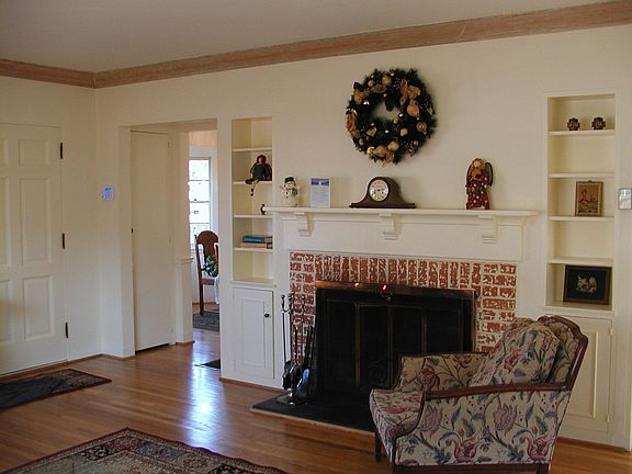 Classy home with fireplace