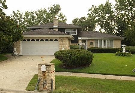 1st image of 10427 S Vicky Ln