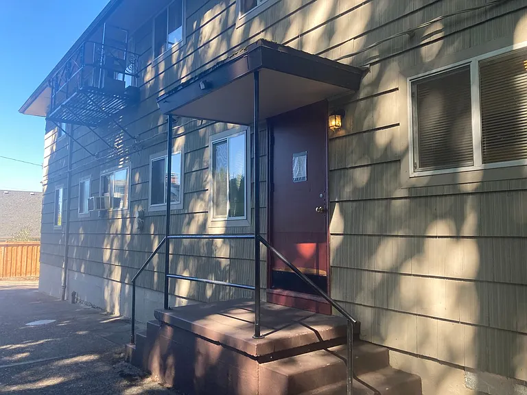 BURN01 - Northview Apartments — Photo 11