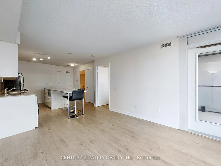 19 Singer Ct #310 — Photo 6