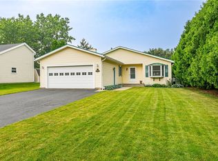 126 Limerick Ln, Rochester, NY 14606
