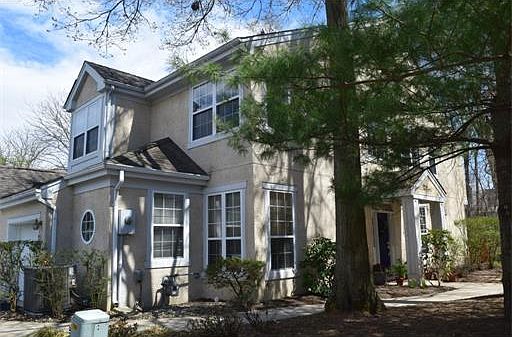 1st image of 72 Ashford Dr