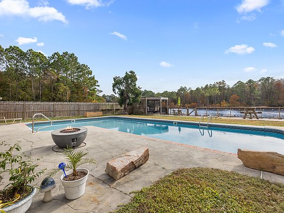 4th image of 9589 Brentwood Blvd
