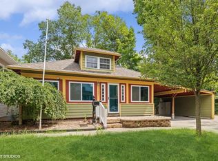 1221 Guernsey Ct, Saint Joseph, MI 49085