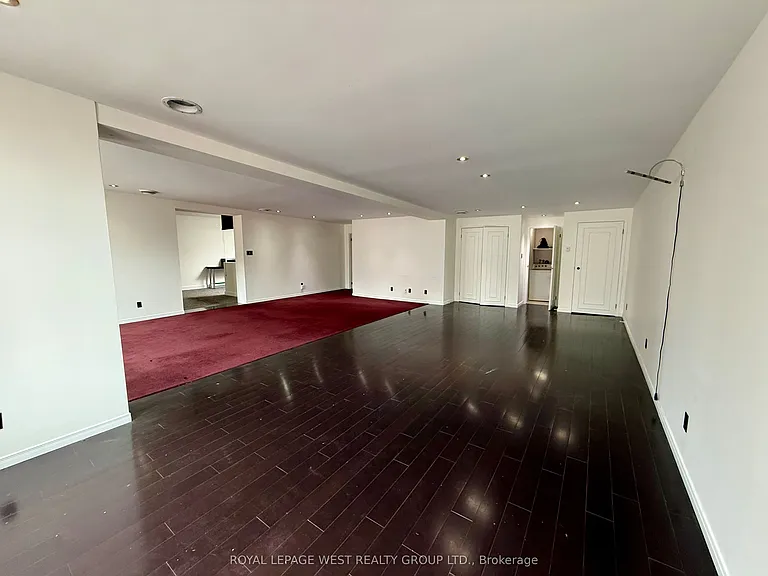 261 Queen St W #3 — Photo 16