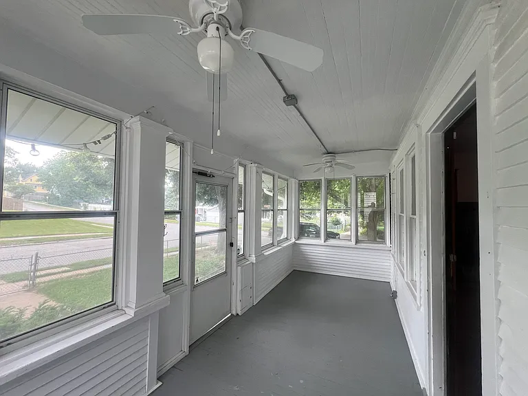 2356 S 35th Ave — Photo 3