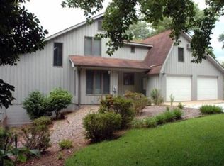 195 Westmoreland Trl, Tryon, NC 28782