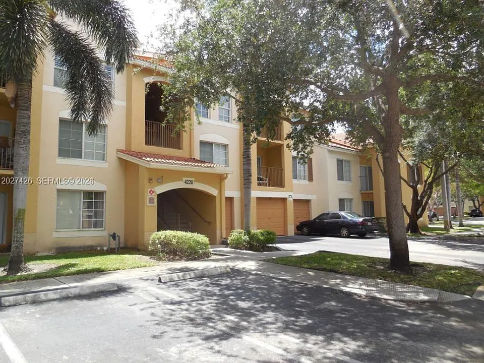 4220 San Marino Blvd #104
