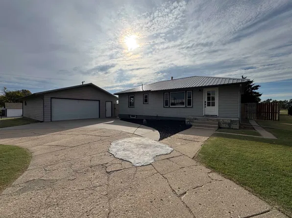 123 E Mulberry St, Ness City, KS 67560