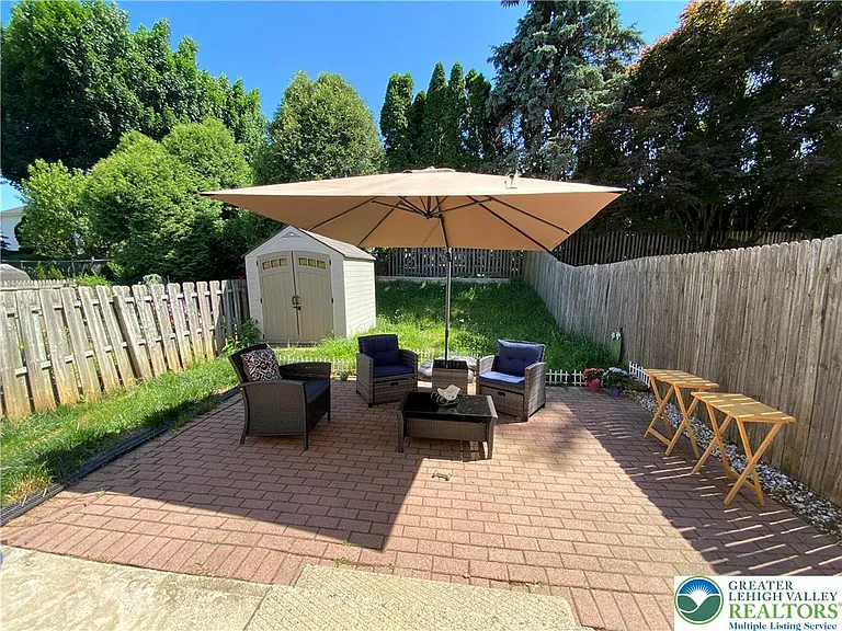 1656 Angela Dr — Photo 19