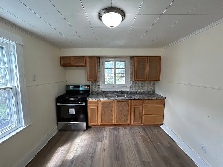 42 Villa St #2 — Photo 3