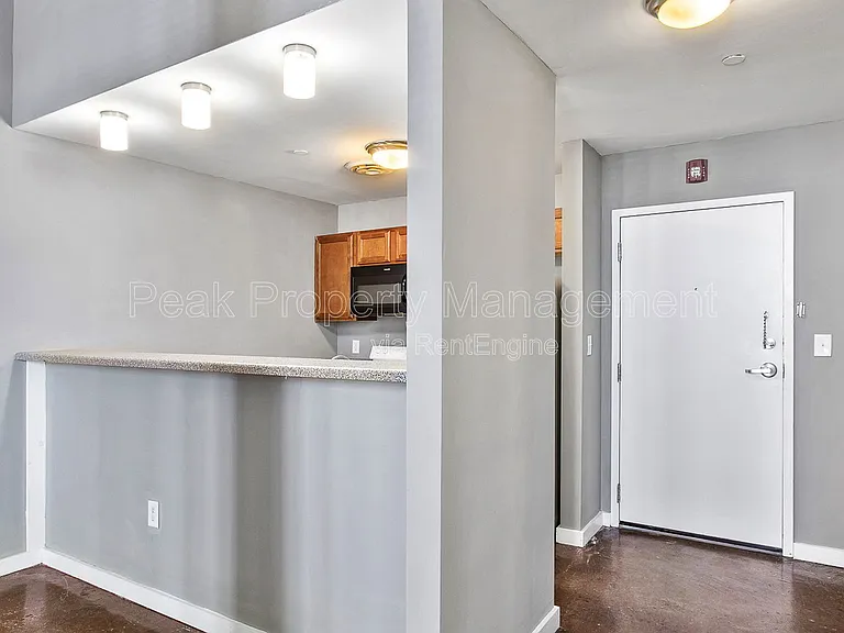 1510 W Broad St — Photo 42