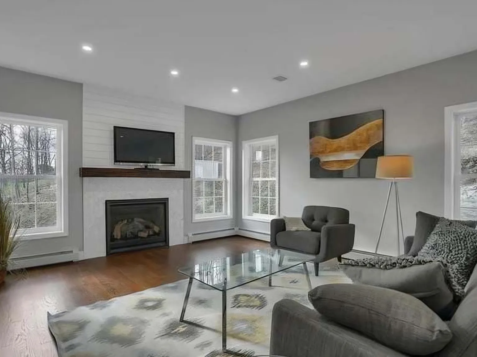 4 bed, 2406 sqft, $4,500 — Photo 4