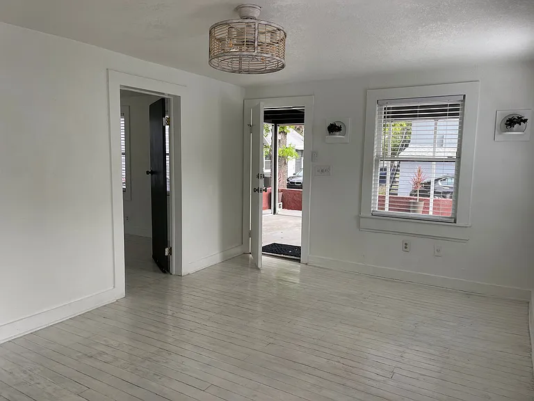 Living room - front entrance