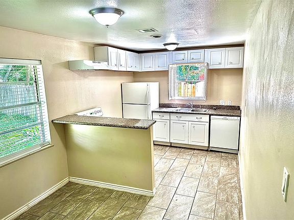 3rd image of 1610 2nd St