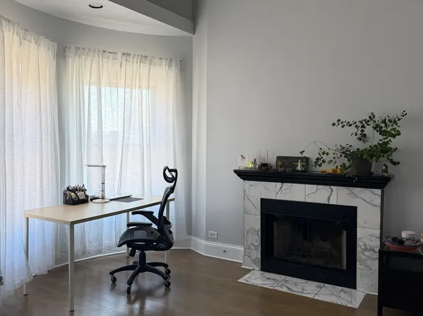 (undisclosed Address), Chicago, IL 60616