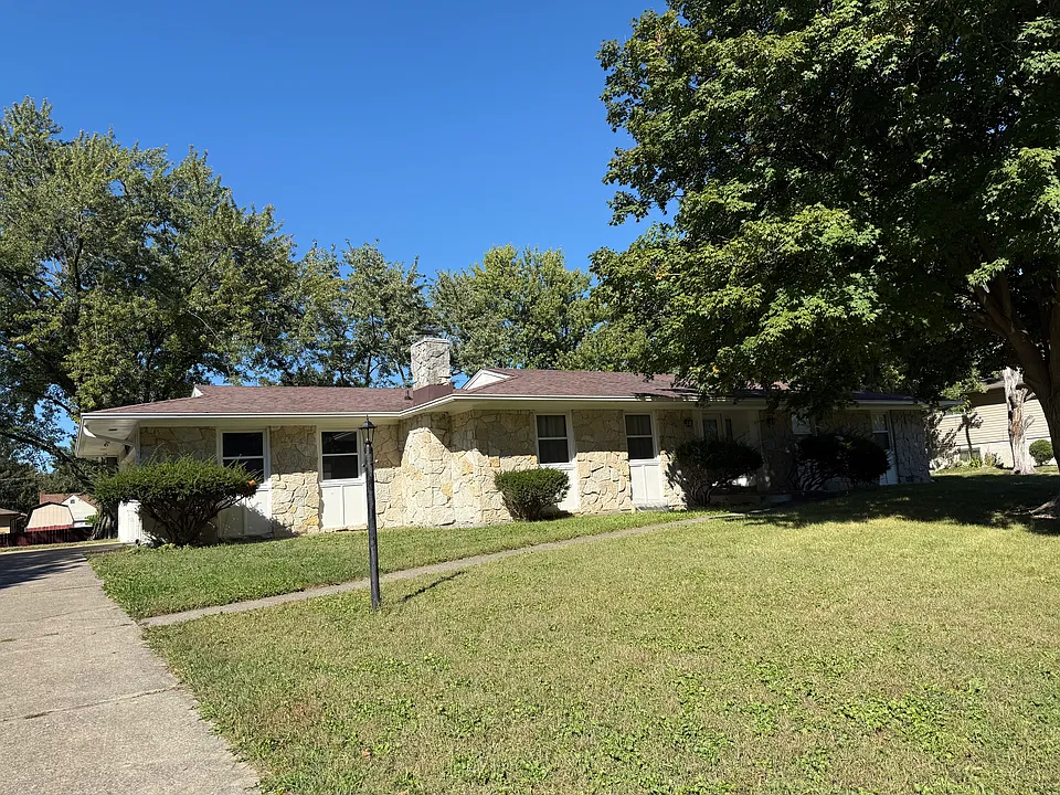 2118 Crossman Dr