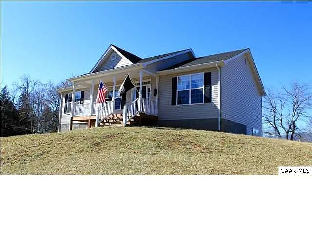 77 Goldenrod Rd photo 1