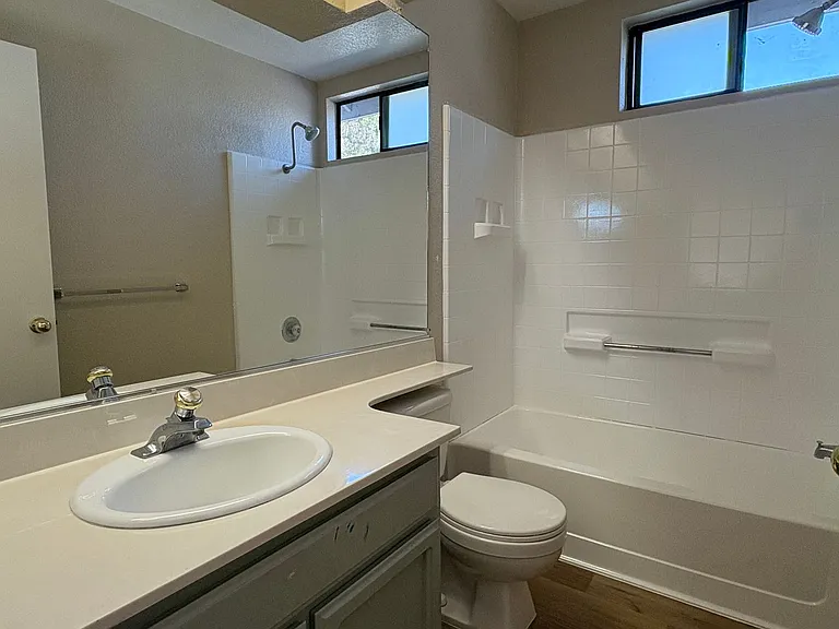 720 Winding Creek Ter — Photo 16