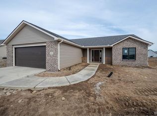 1011 Bryce Cir, Ligonier, IN 46767