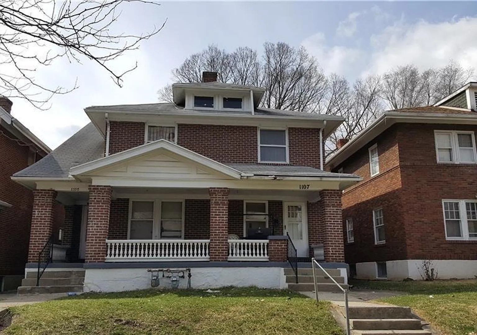 1105-1107 Grafton Ave — Photo 1