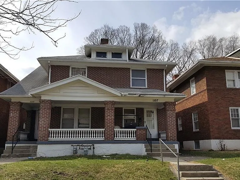 1105-1107 Grafton Ave — Photo 1