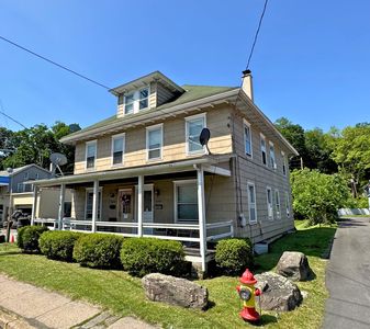 373-375 N Courtland St, East Stroudsburg, PA, 18301